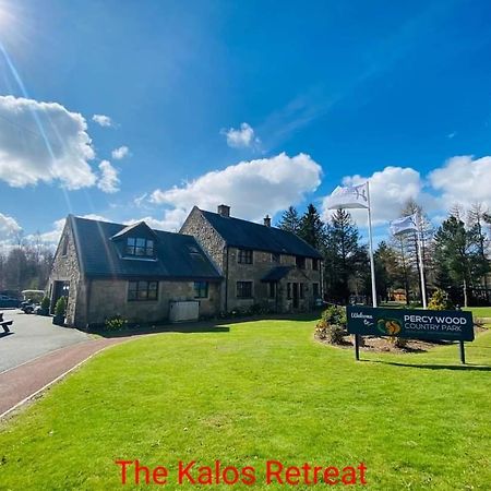 The Kalos Retreat - Hot Tub Lodge With Free 18 Hole Golf Course Swarland 외부 사진